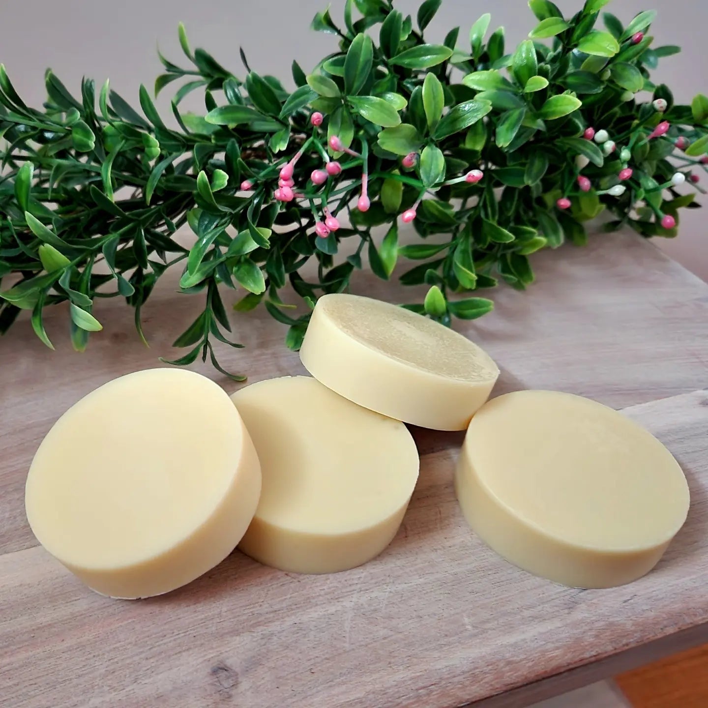 Lotion Bar with Metal Tin / Coconut